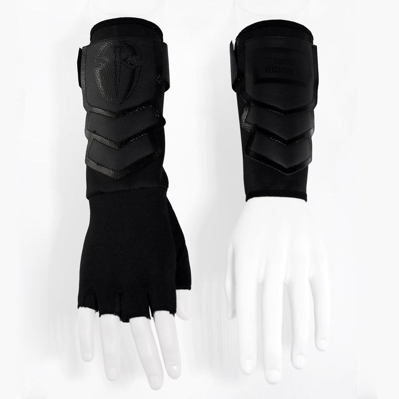 Load image into Gallery viewer, Roman Reigns Logo Punch Glove Set
